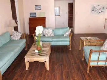 Hotel Beef Island Guest House